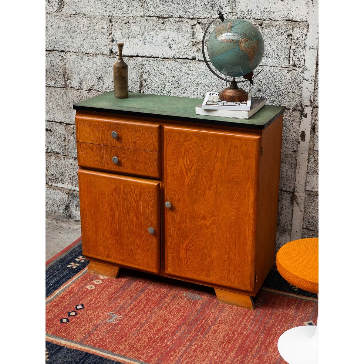Commode bois au plateau vert d'eau Olga N°673 - Bon état bois clair, DEBONGOUT