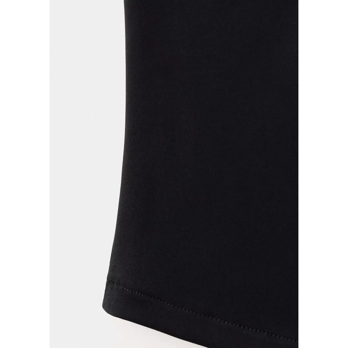 Top ajusté col en V noir, MANGO