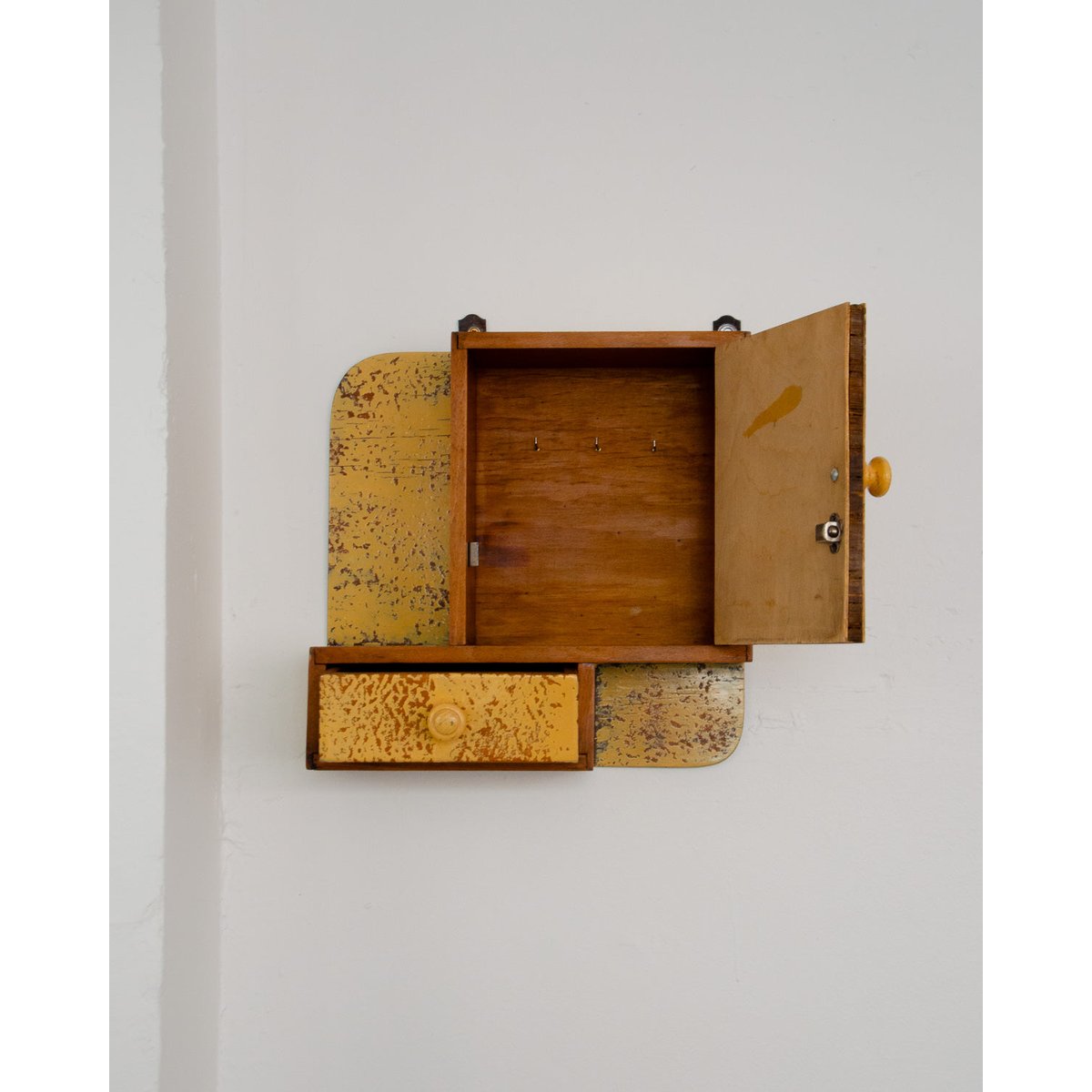 Étagère boite à clés Gaëlle N°878 - Bon état beige, DEBONGOUT