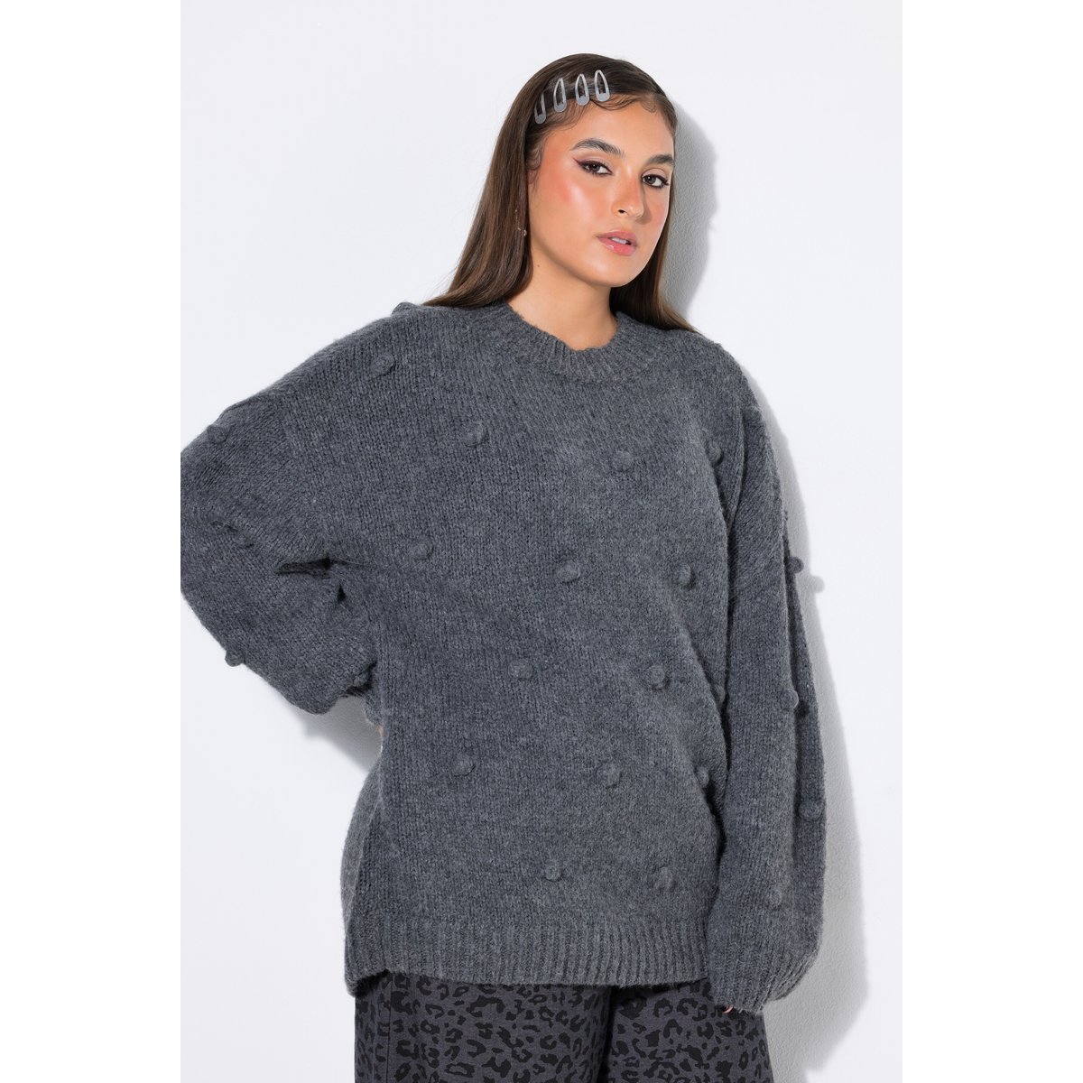 Pull, coupe oversize, bulles en 3D chiné gris foncé, STUDIO UNTOLD