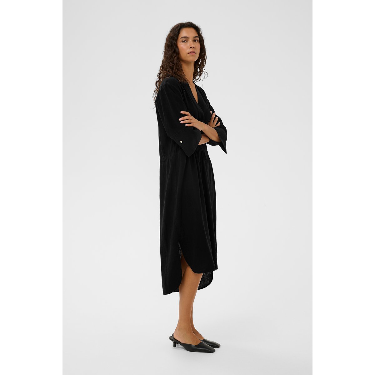 Robe noir, SOAKED IN LUXURY