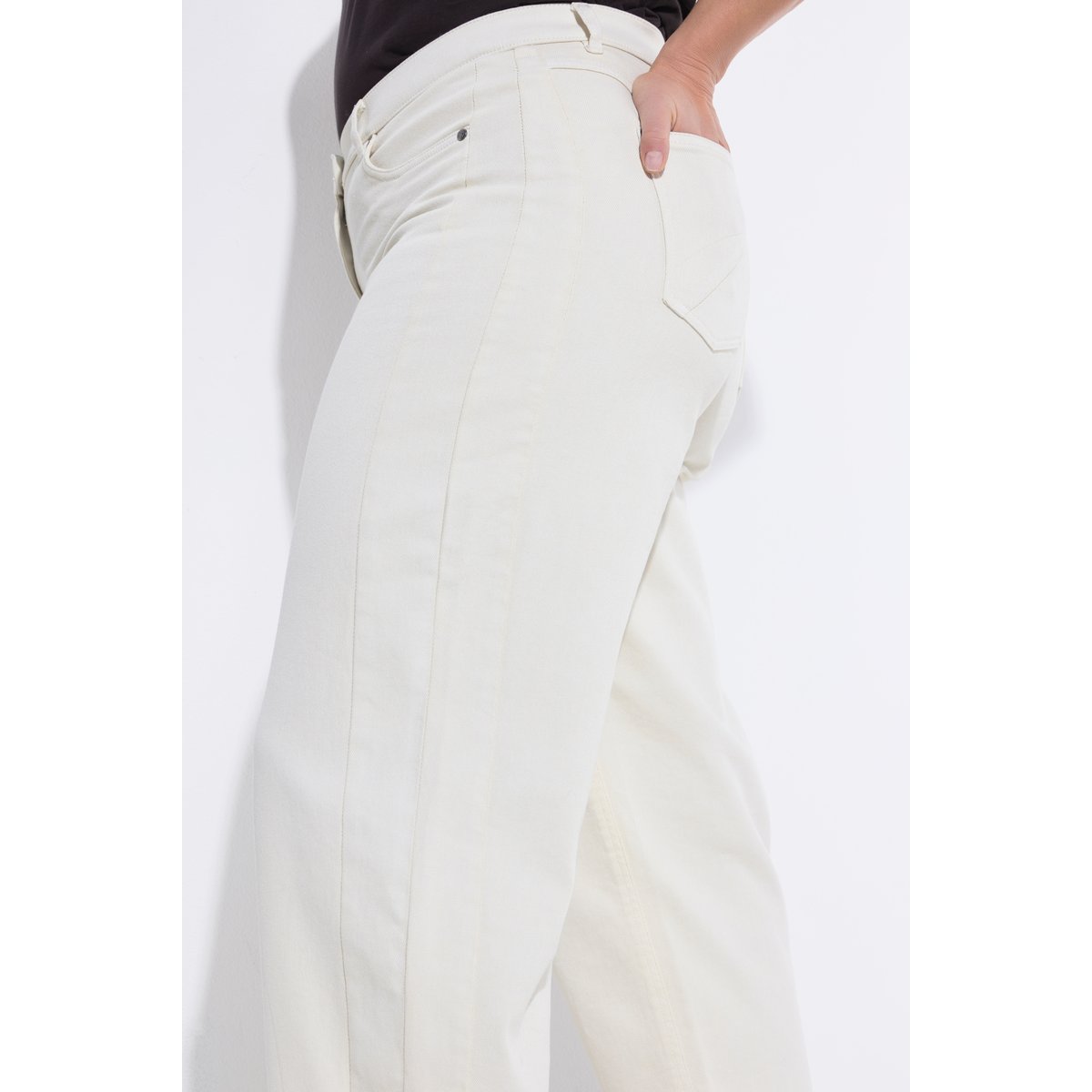 Jean Barrel en coton bio, jambe très large blanc cassé, ULLA POPKEN
