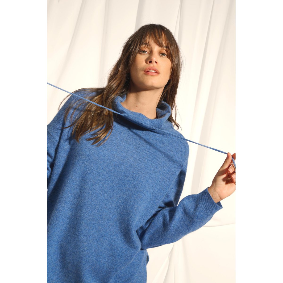 Pull Col Montant Cordon Coulissant Fentes Côtés Bleu Denim Melrose bleu denim, JUST CASHMERE