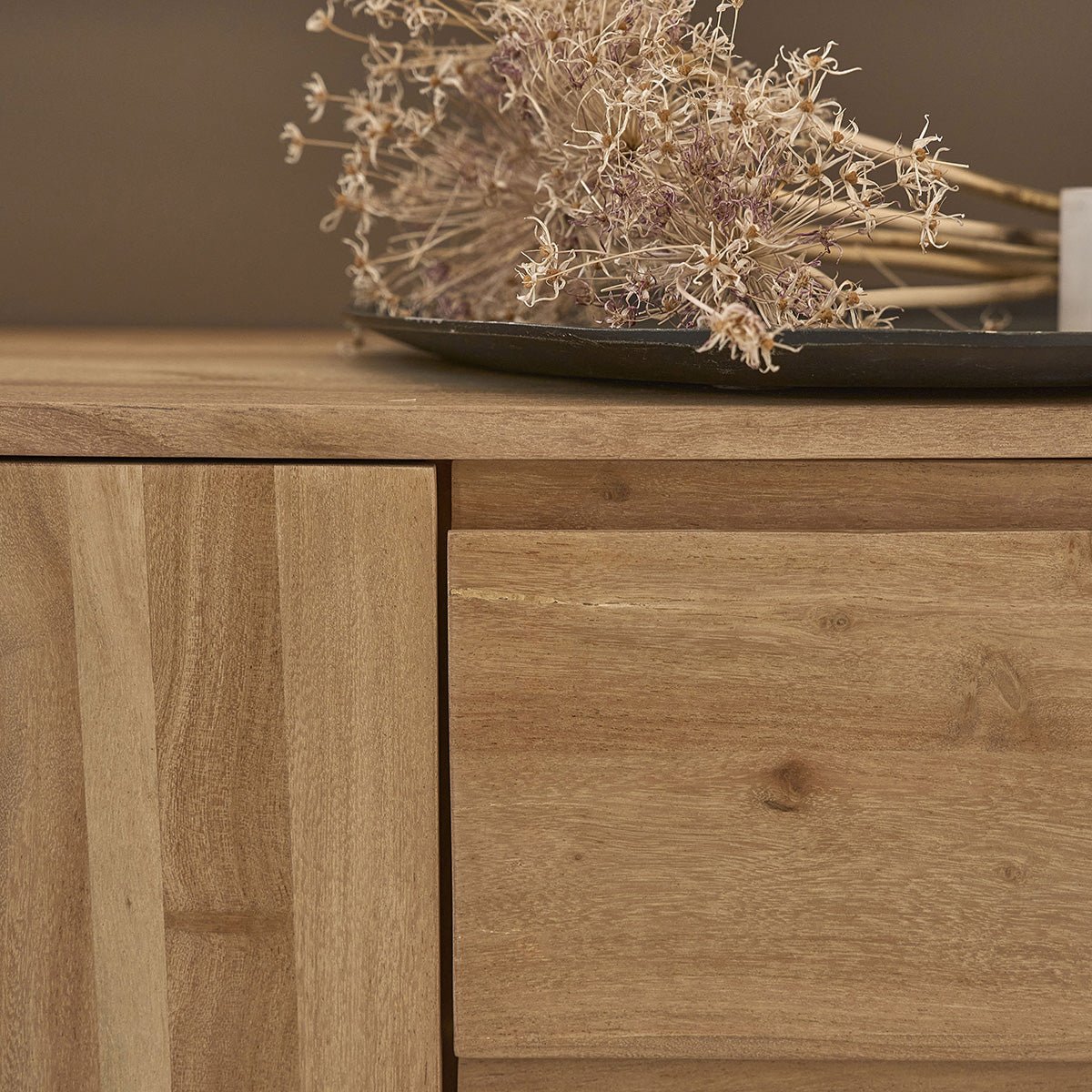 Buffet 2 portes, 3 tiroirs en acacia massif 170 cm  SAMSO couleur unique, BERAH GETAH