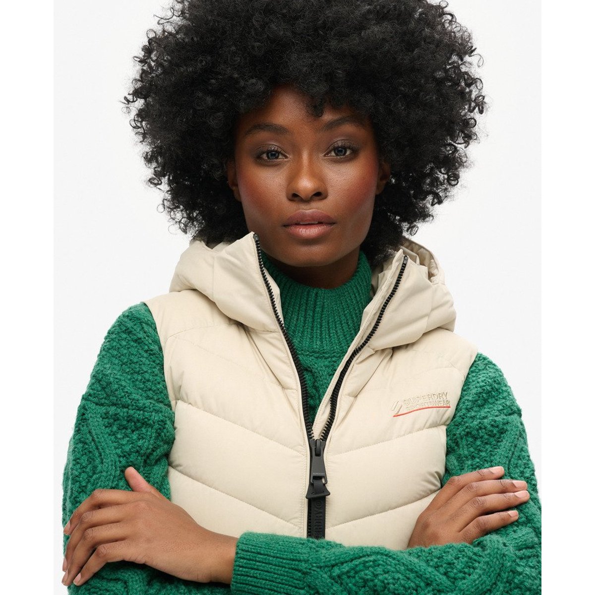 Doudoune sans manches à capuche en microfibre beige pélican, SUPERDRY