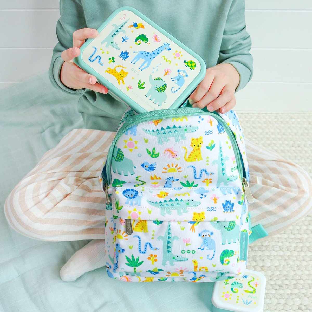 Lunch box en acier inoxydable blanc, vert, bleu, A LITTLE LOVELY COMPANY