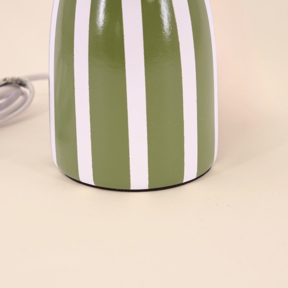 Lampe à poser en terre cuite rayée vert et blanc vert, ORNAMI