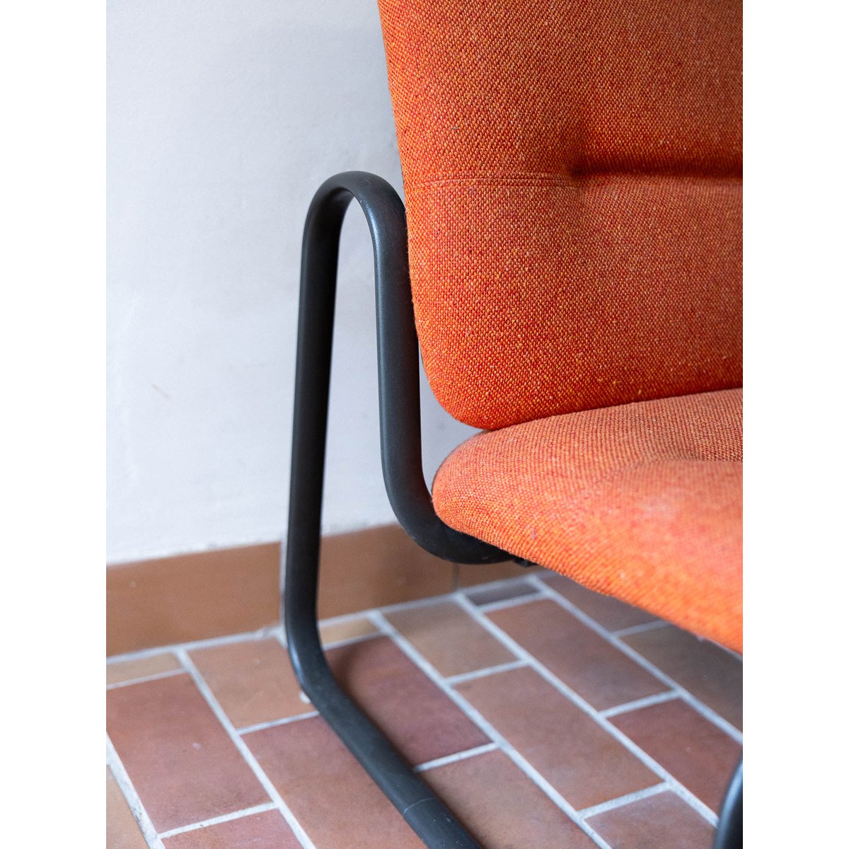 Banquette de conférence Clara N°145 - Bon état orange, DEBONGOUT
