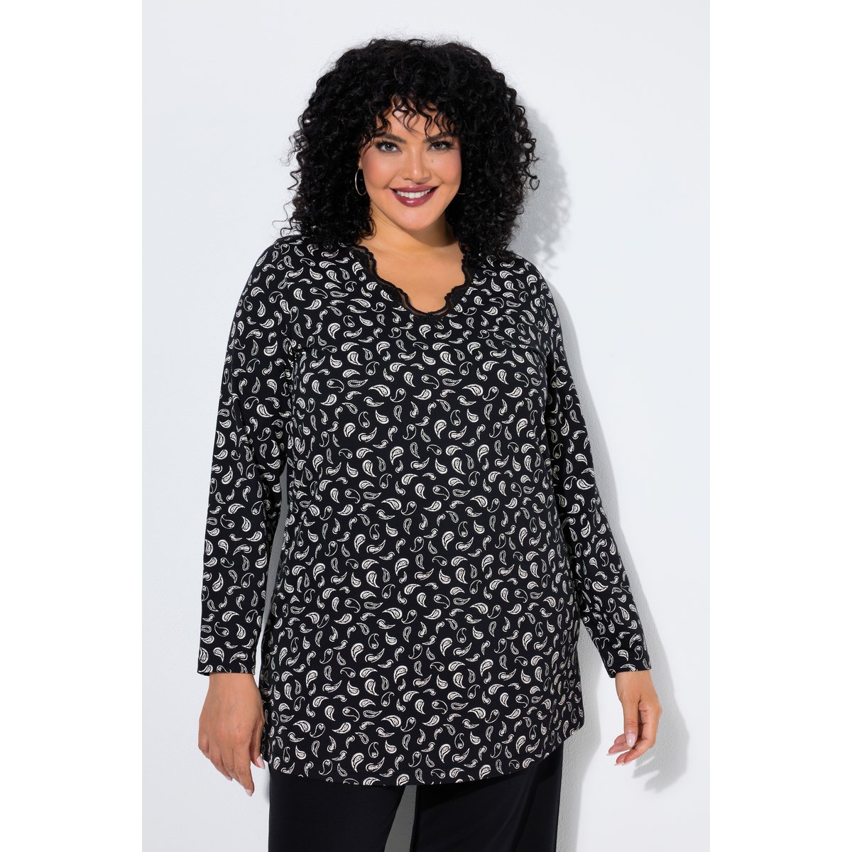 T-shirt long, motif cachemire noir, ULLA POPKEN
