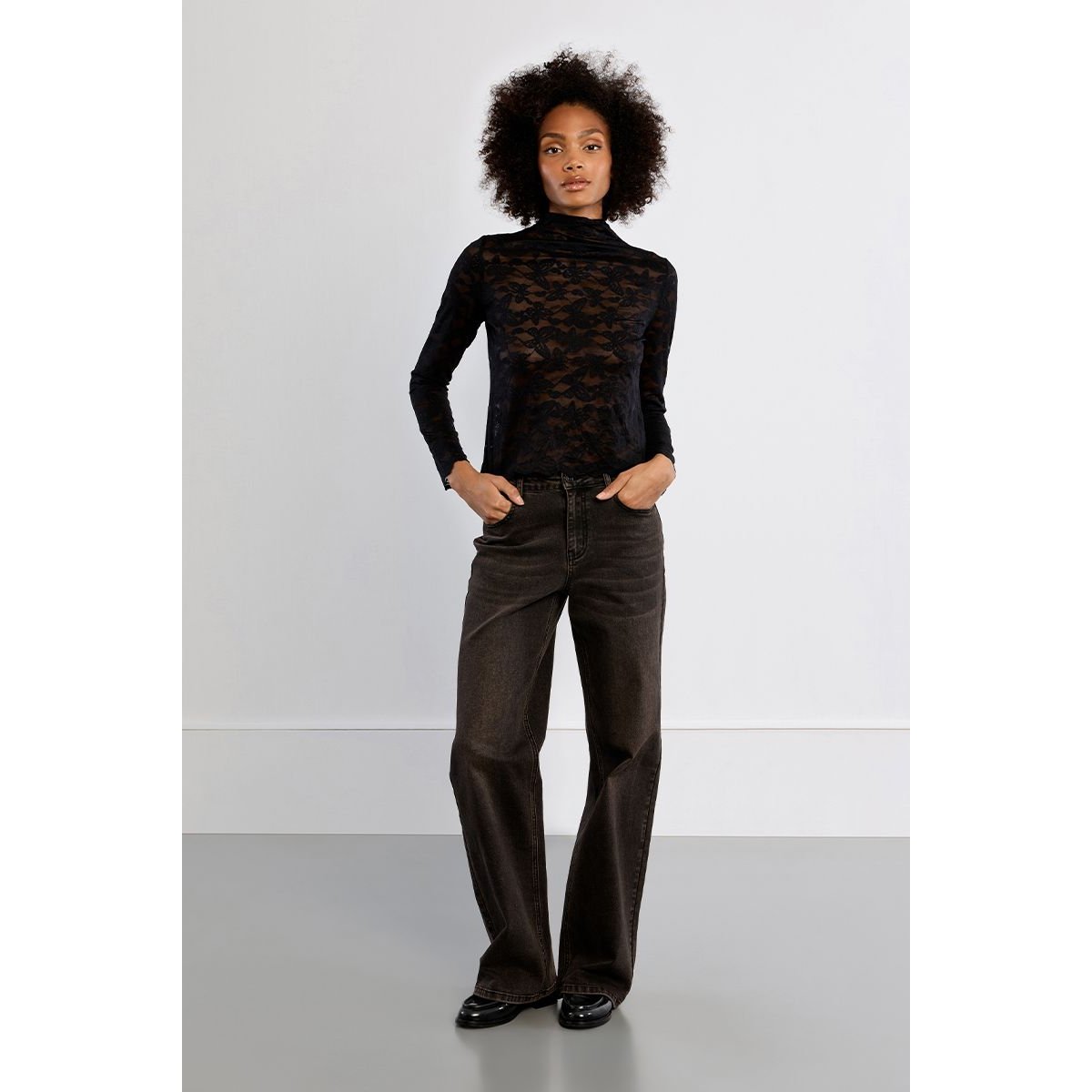Top en mesh brodé, semi-transparent noir, LILI SIDONIO