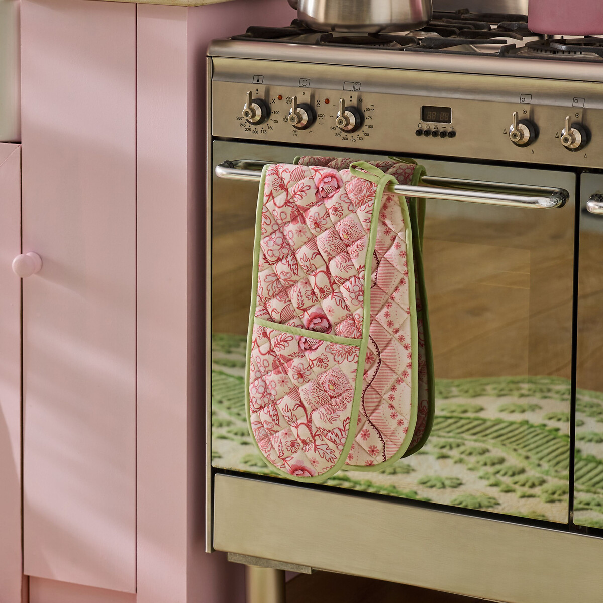 Spitalfields Silk Double Oven Glove pink, CATH KIDSTON