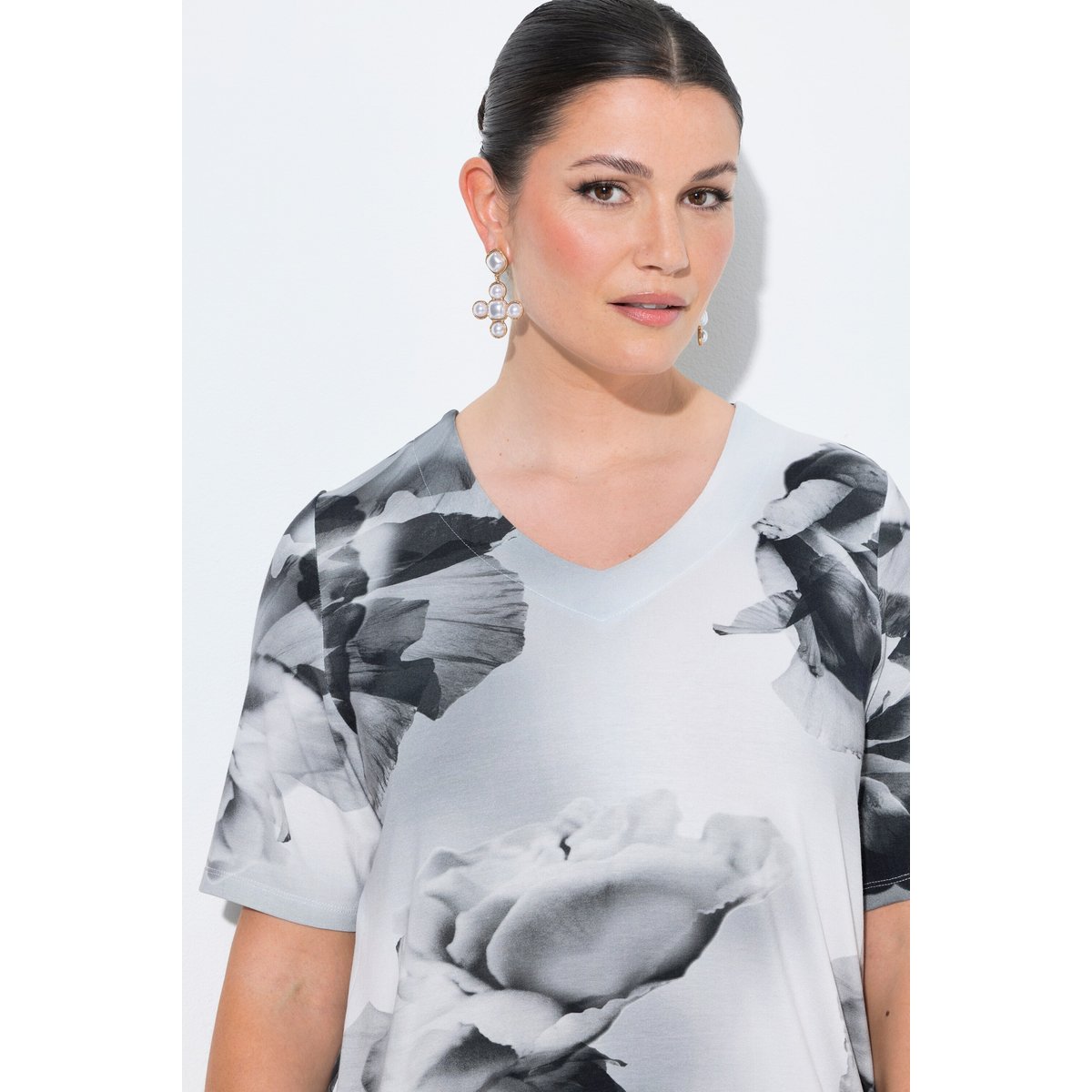 T-shirt décolleté en V et manches courtes noir, ULLA POPKEN