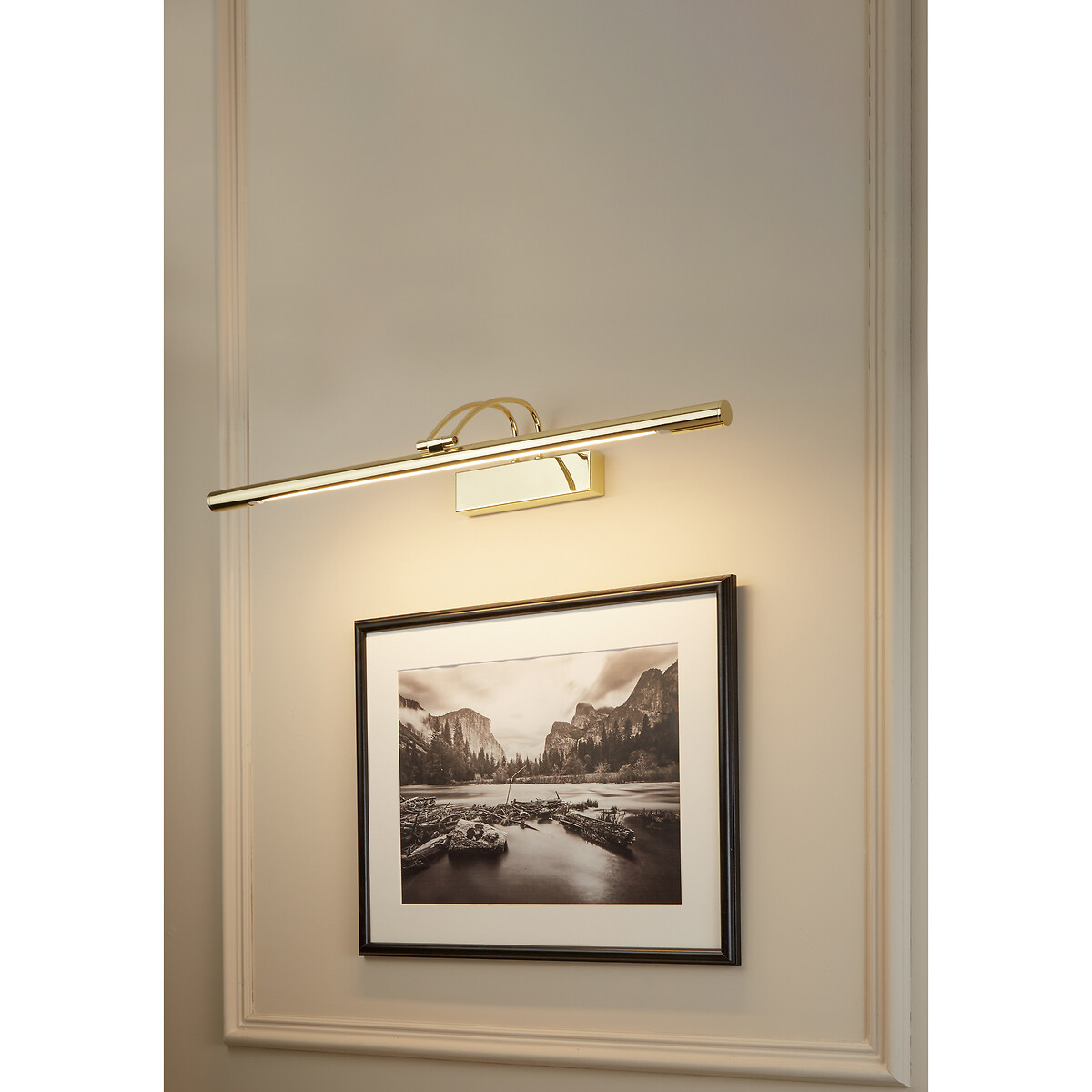 Melbourne LED Pcture Wall Light in Antique Brass copper, SO'HOME