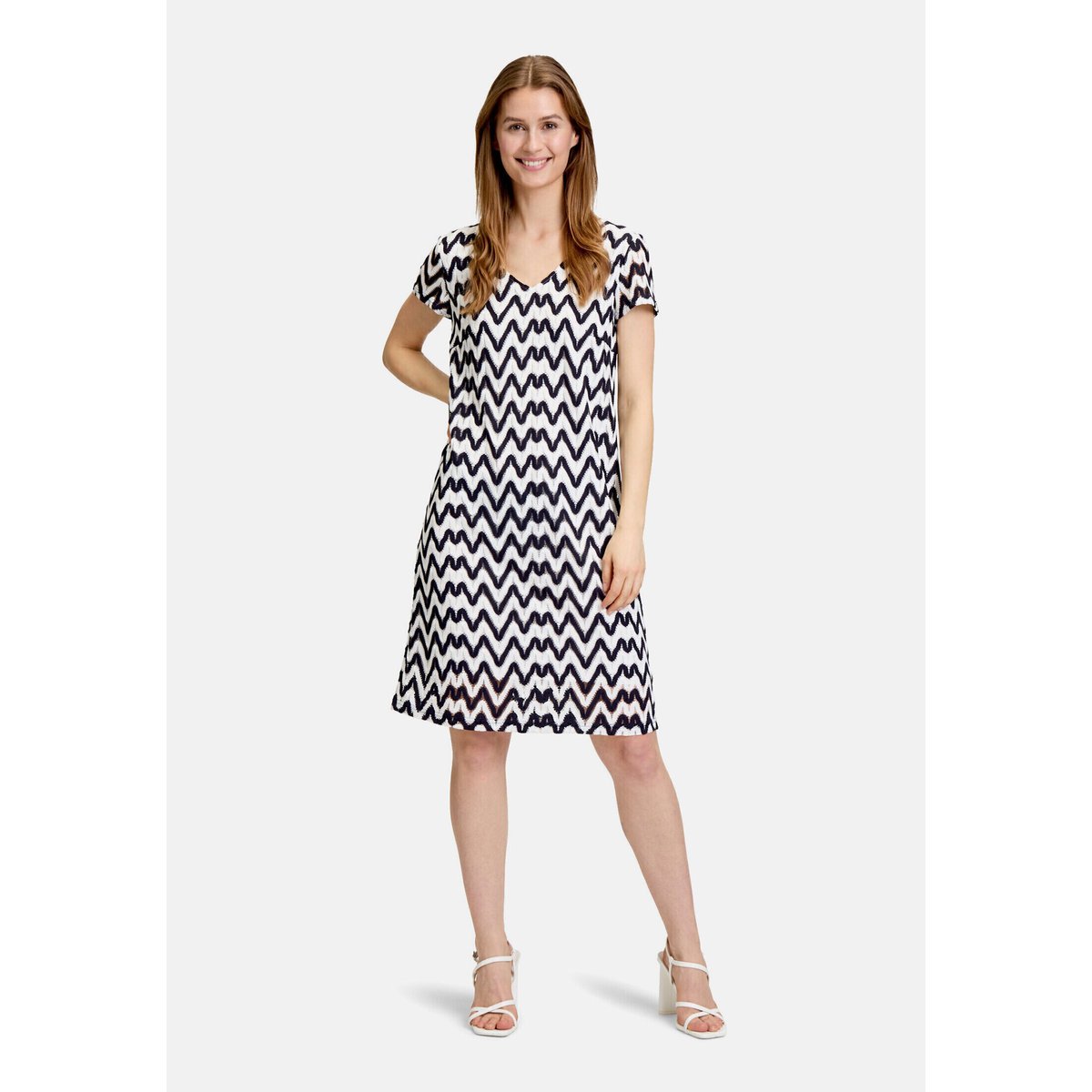 Robe d'été à encolure en v bleu/blanc, BETTY BARCLAY