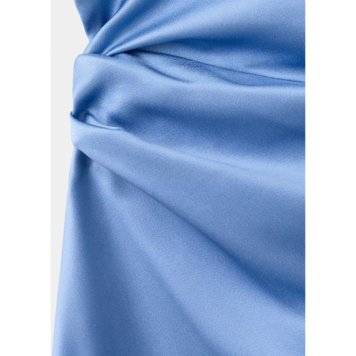 Robe asymétrique satinée détails dentelle bleu ciel, MANGO