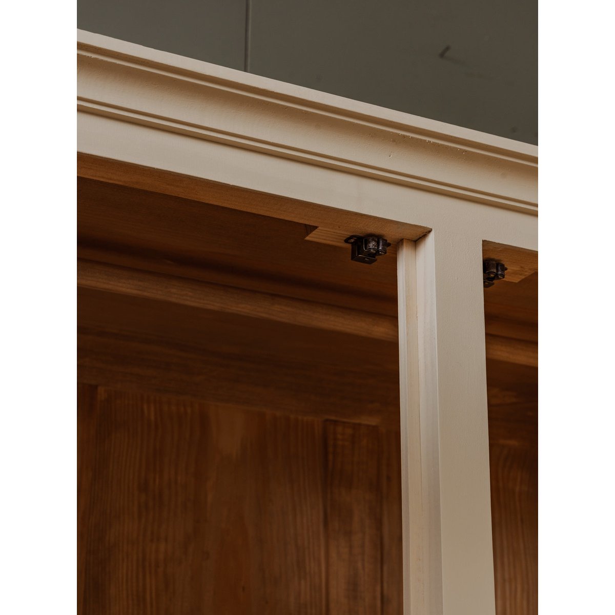 Armoire en bois beige Blandine N°368 - Bon état beige, DEBONGOUT
