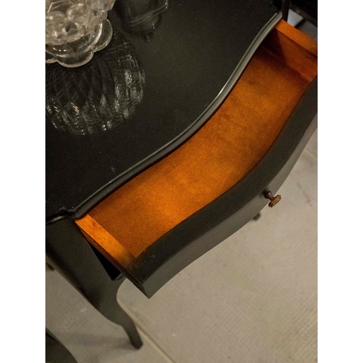 Paire de chevets en bois noir Odile N°1455 - Bon état noir, DEBONGOUT