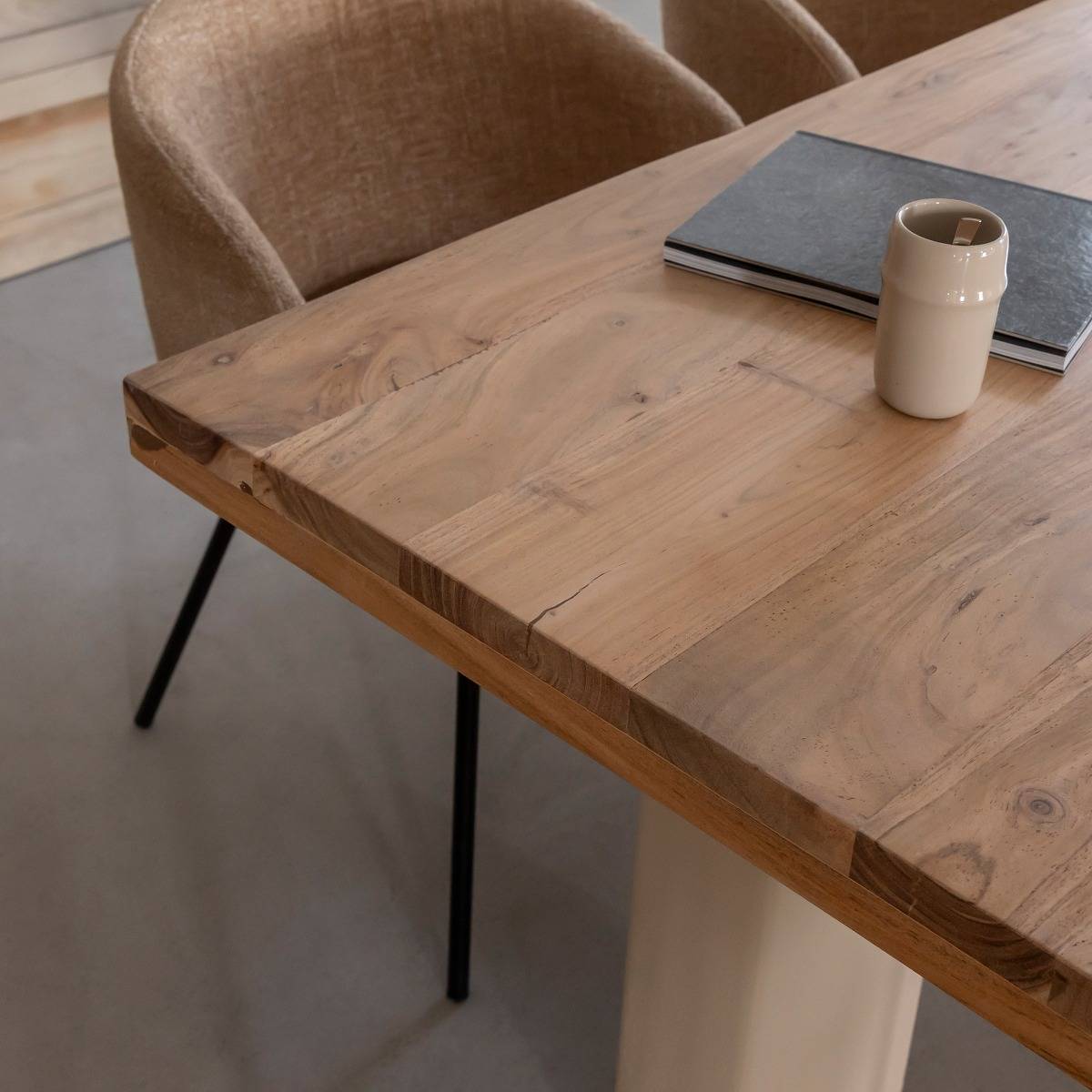 Table à manger en bois effet béton rectangle DALVA blanc, MADE IN MEUBLES