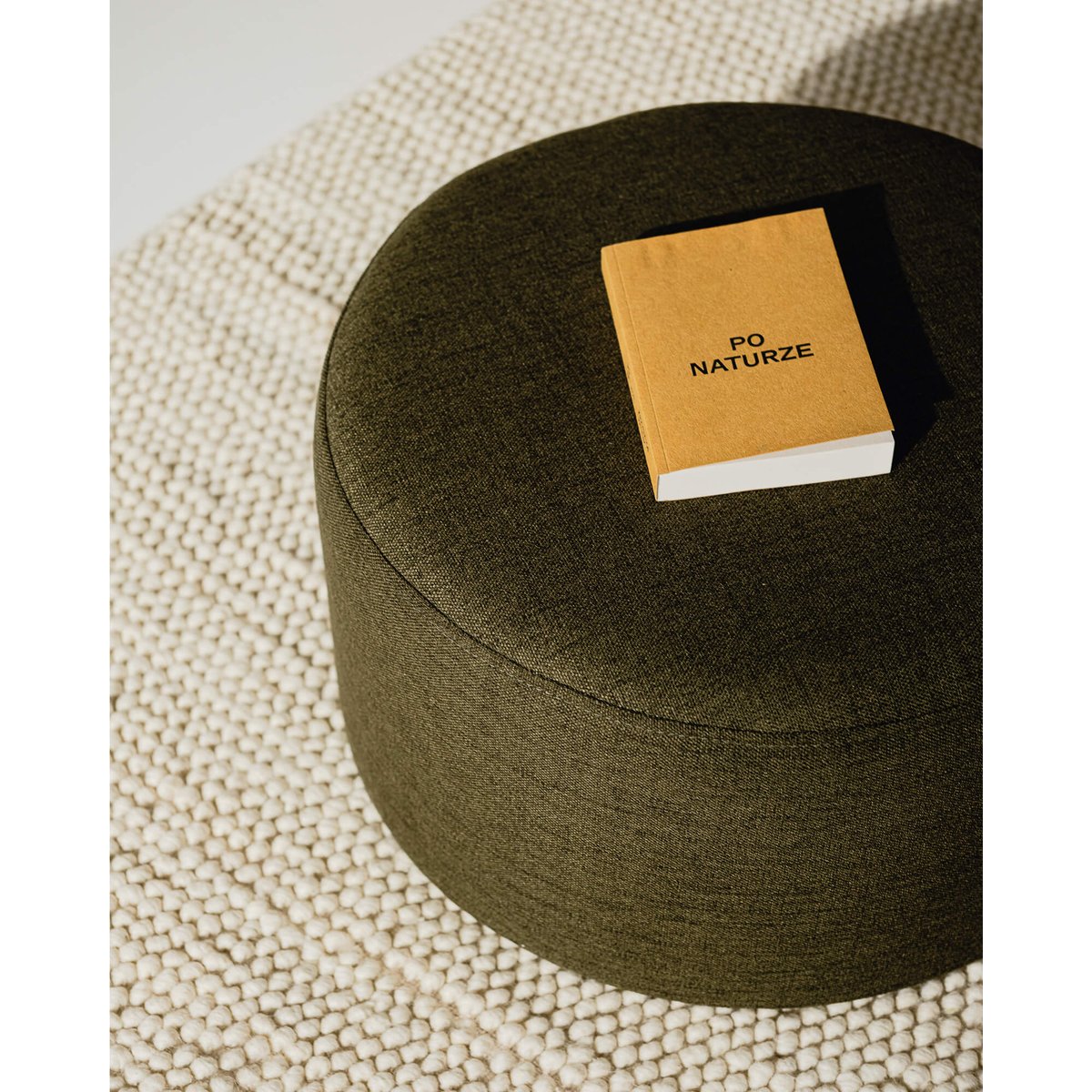 Pouf folk bas en laine bleu bébé Couleur bleu bébé Noo.Ma | La Redoute