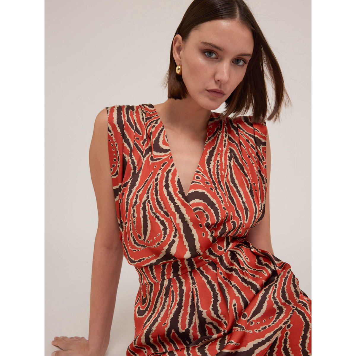 Robe courte croisée en satin imprimé orange soleil, MOTIVI