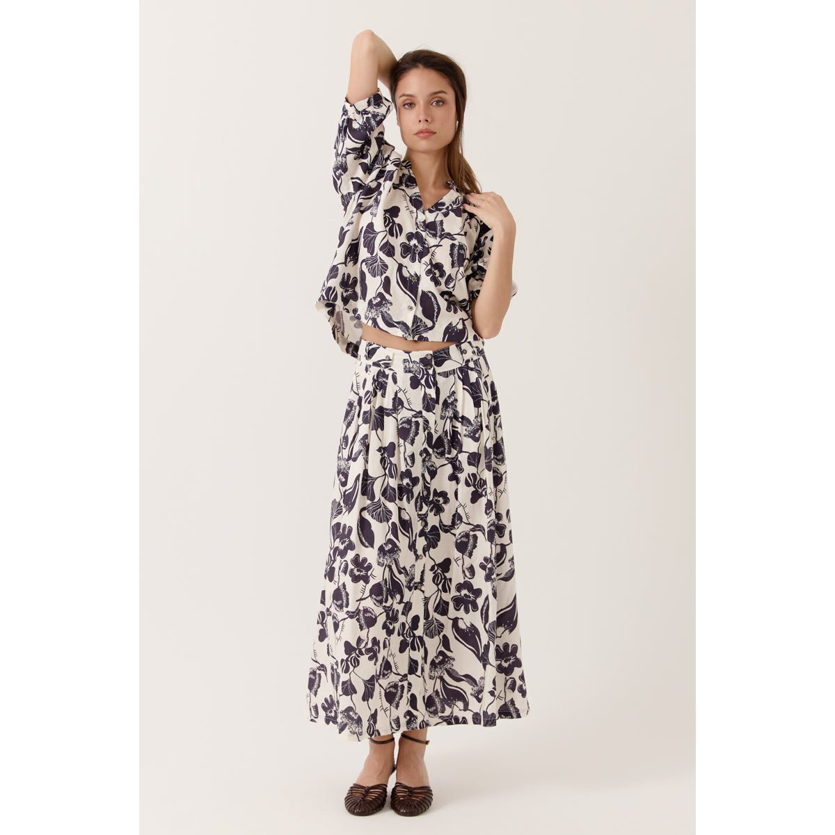 Jupe midi à imprimé taille haute et coupe évasée Cethia navy, ARTLOVE