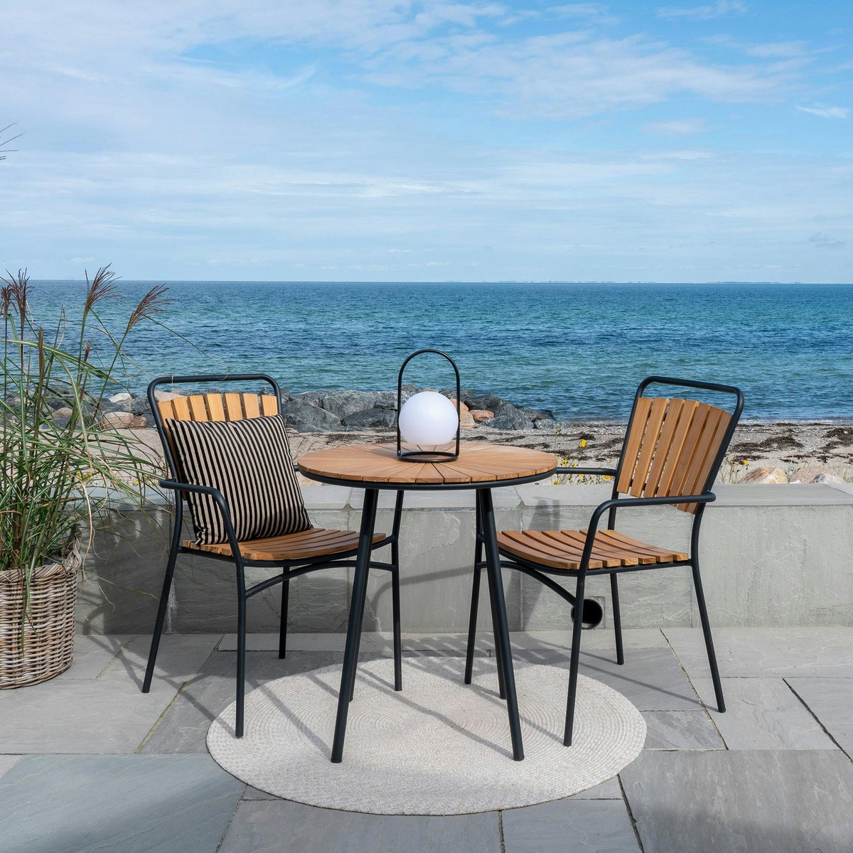 Table bistrot ronde en teck ø70 cm LAKEWOOD bois naturel, PIER IMPORT