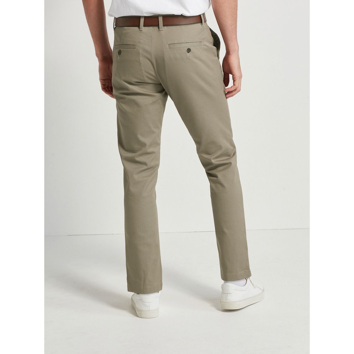 Pantalon Chino Coupe Droite Avec Ceinture naturel, NEXT