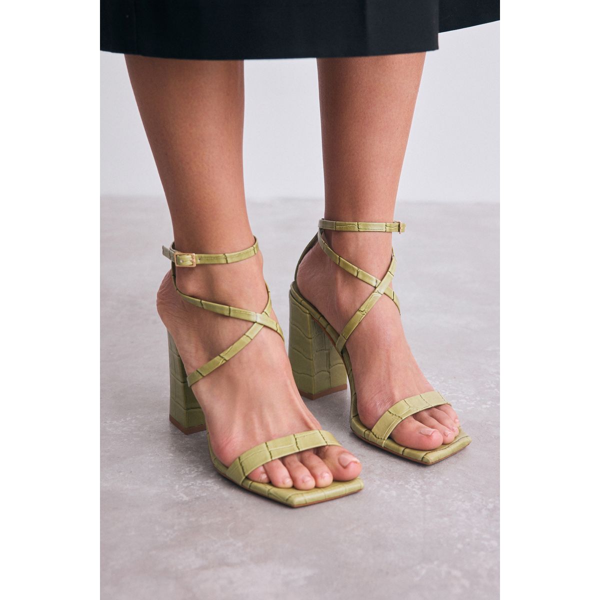 Sandales premium à brides et talon carré vert, NEXT