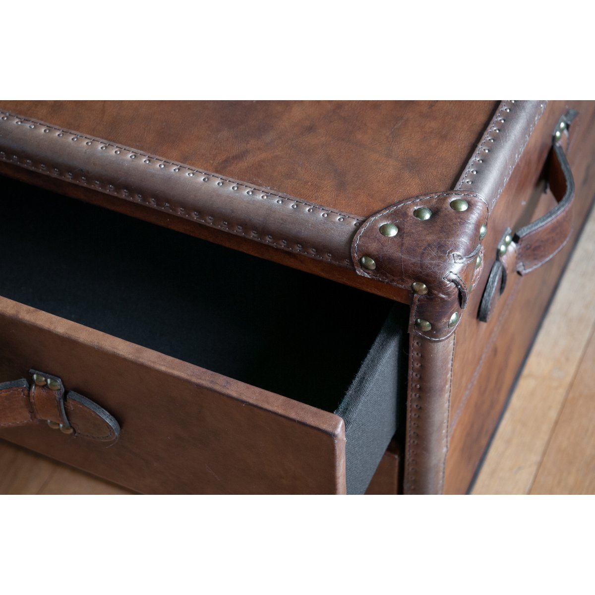 Table basse en cuir GOLDFIELD marron, PRODUIT INTERIEUR BRUT
