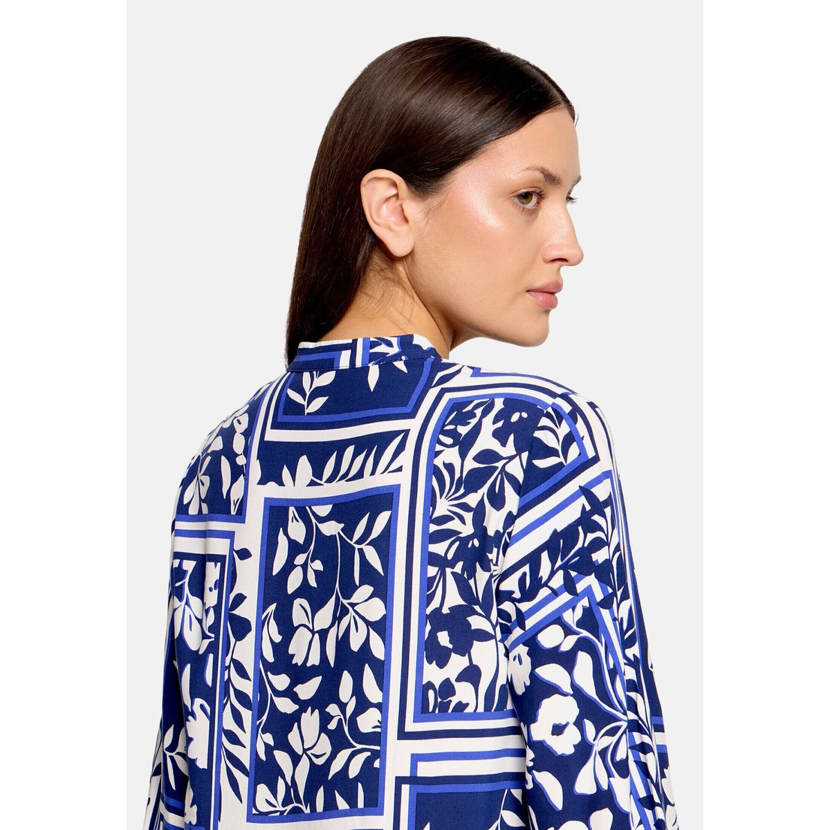 Robe à volants à manches 3/4 bleu/blanc, BETTY BARCLAY