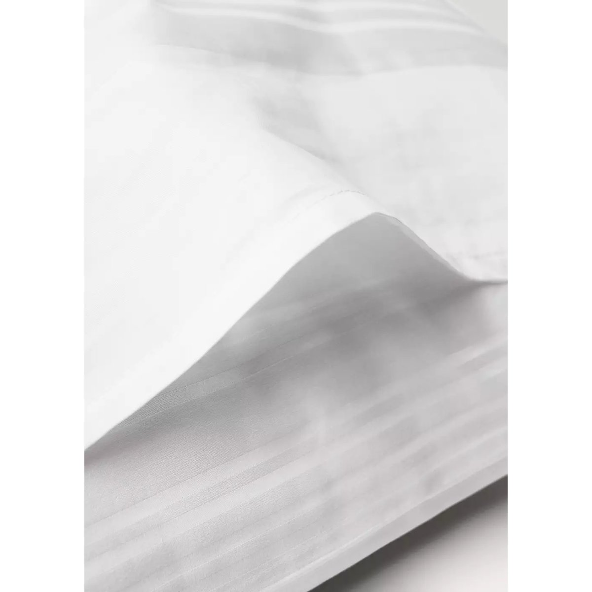 Deux taies d’oreiller coton satin 300 fils rayures 50x75 cm blanc, MANGO HOME