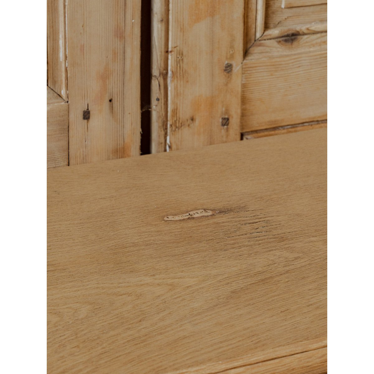 Meuble d'appoint en bois Gilbert N°1557 - Bon état bois clair, DEBONGOUT