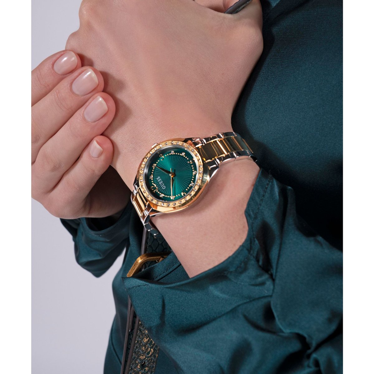 Montre Analogique CHARLOTTE argenté vert argenté, GUESS