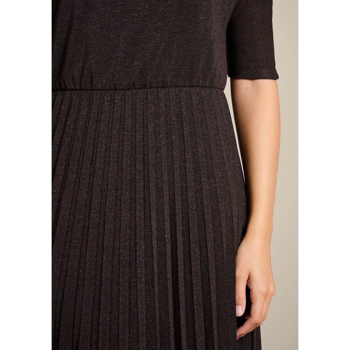 Robe maxi à jupe plissée brun fonce chocolate, LOLALIZA