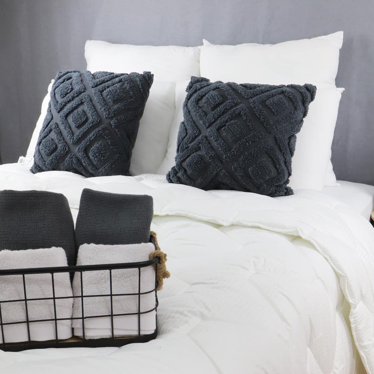 Couette hiver chaude 600gr enveloppe SATIN blanc, LINANDELLE