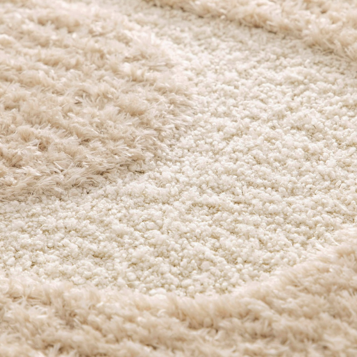 Tapis shaggy doux à relief géométrique ORGANIC STREET beige, THE DECO FACTORY