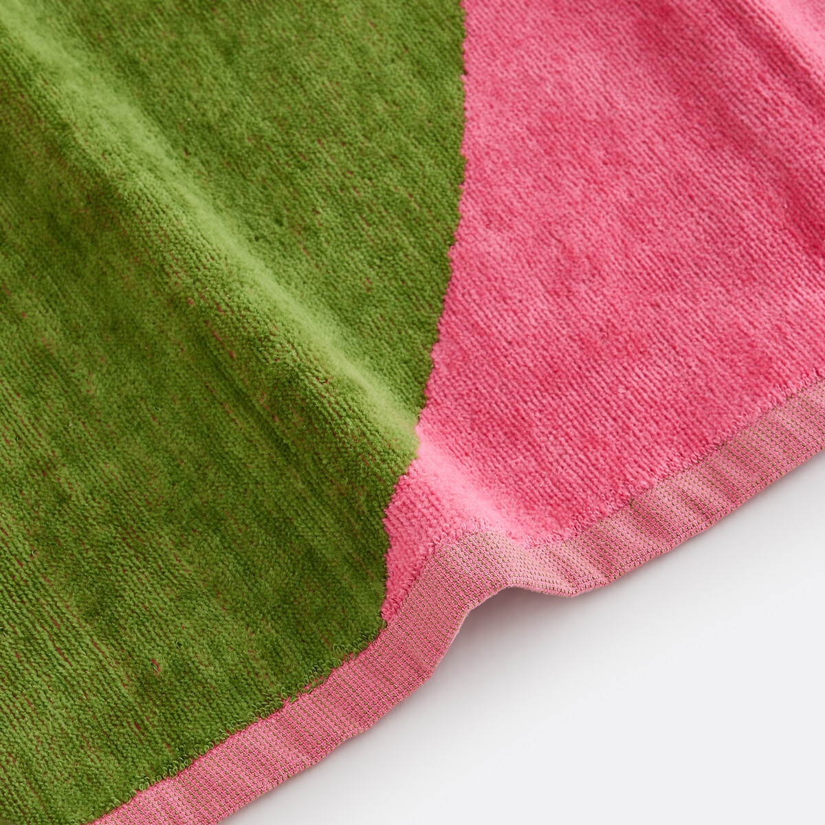 Serviette de plage éponge velours, Scénario Vague rose/vert, LA REDOUTE INTERIEURS