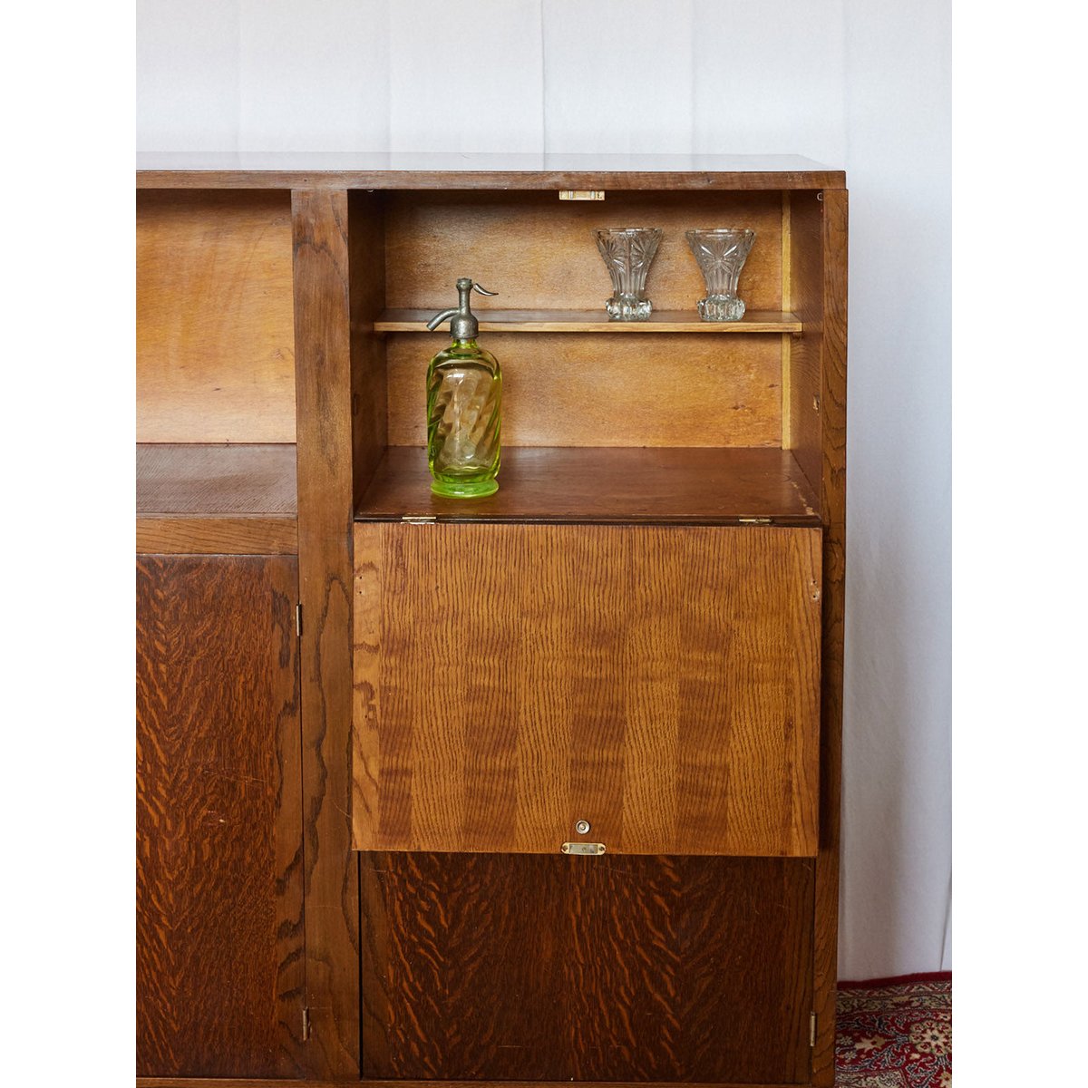 Grand buffet en bois Gilbert N°1719 - Bon état bois foncé, DEBONGOUT