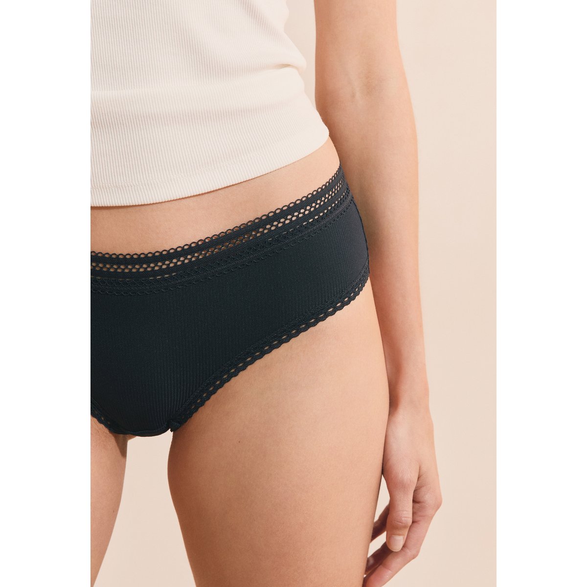 Shorty en microfibre avec détails dentelle POWER 2 encre, ETAM
