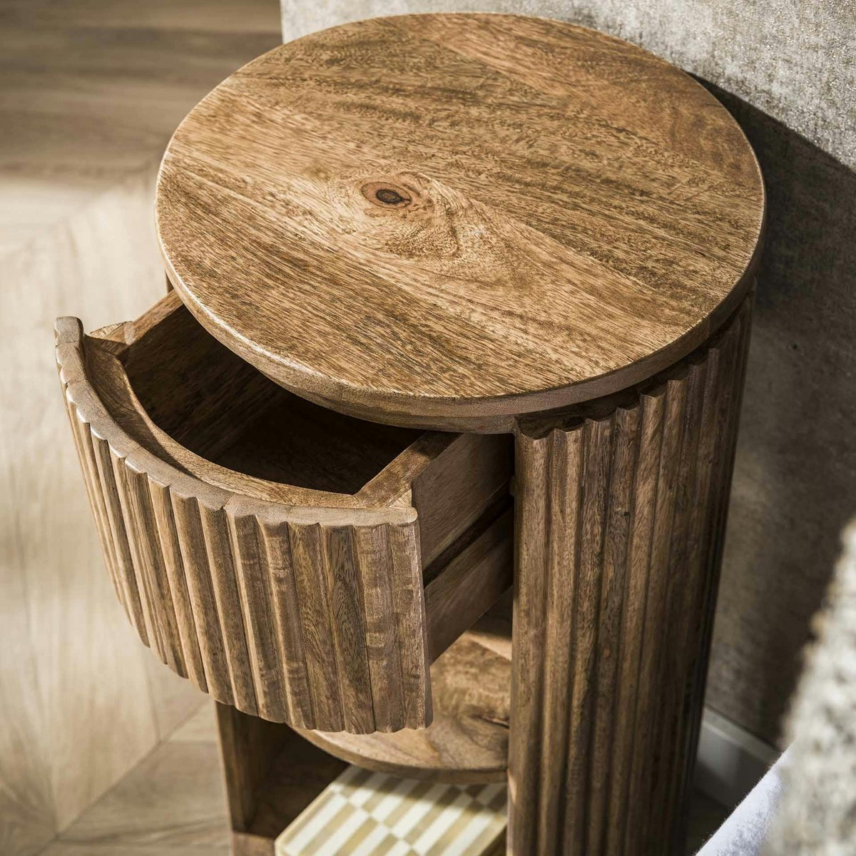 Table de chevet en bois de manguier strié, 1 tiroir CREEK bois naturel, PIER IMPORT