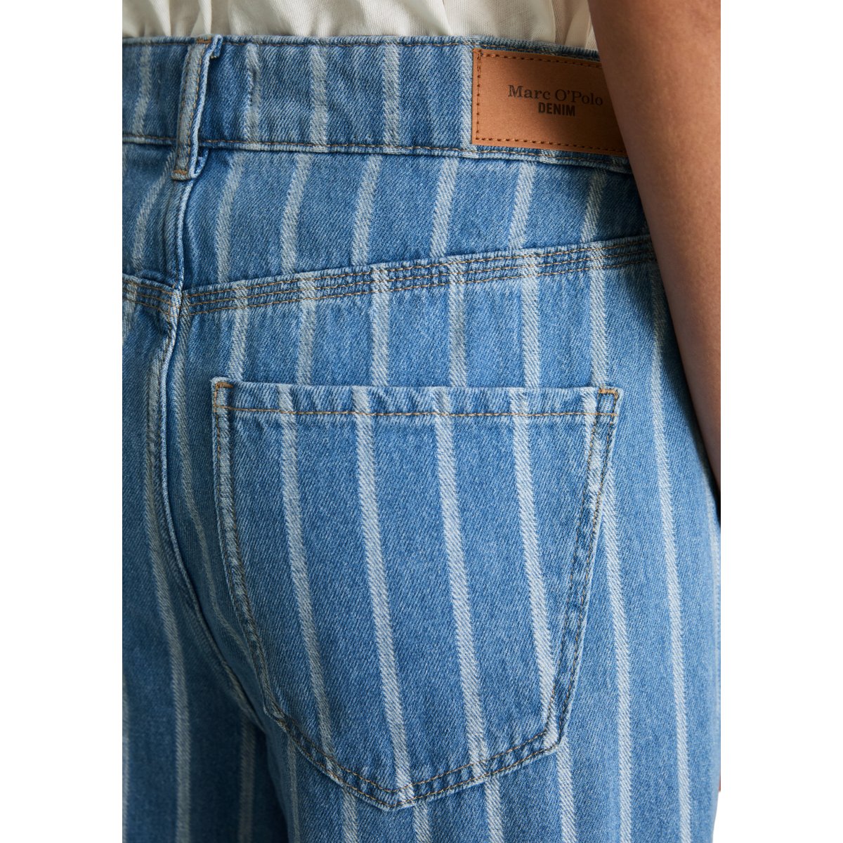 Jeans modèle Tomma large en qualité légère de coton bio bleu, MARC O’POLO DENIM