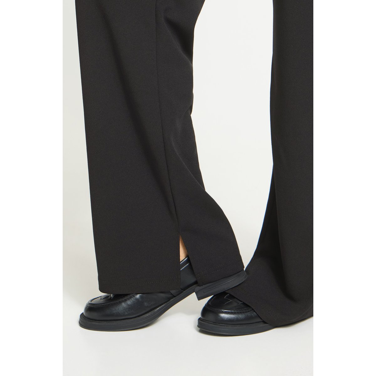 Pantalon coupe droite, jambes larges, taille élastiquée noir, ICHI