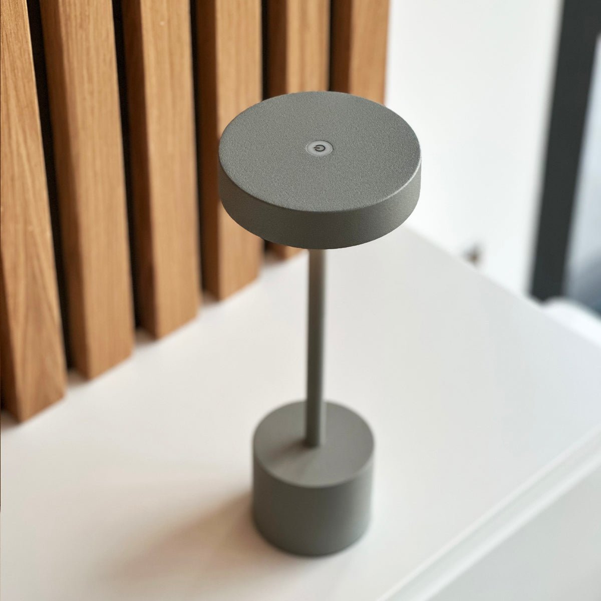Lampe de table sans fil touch LED ROBY gris, LUMISKY
