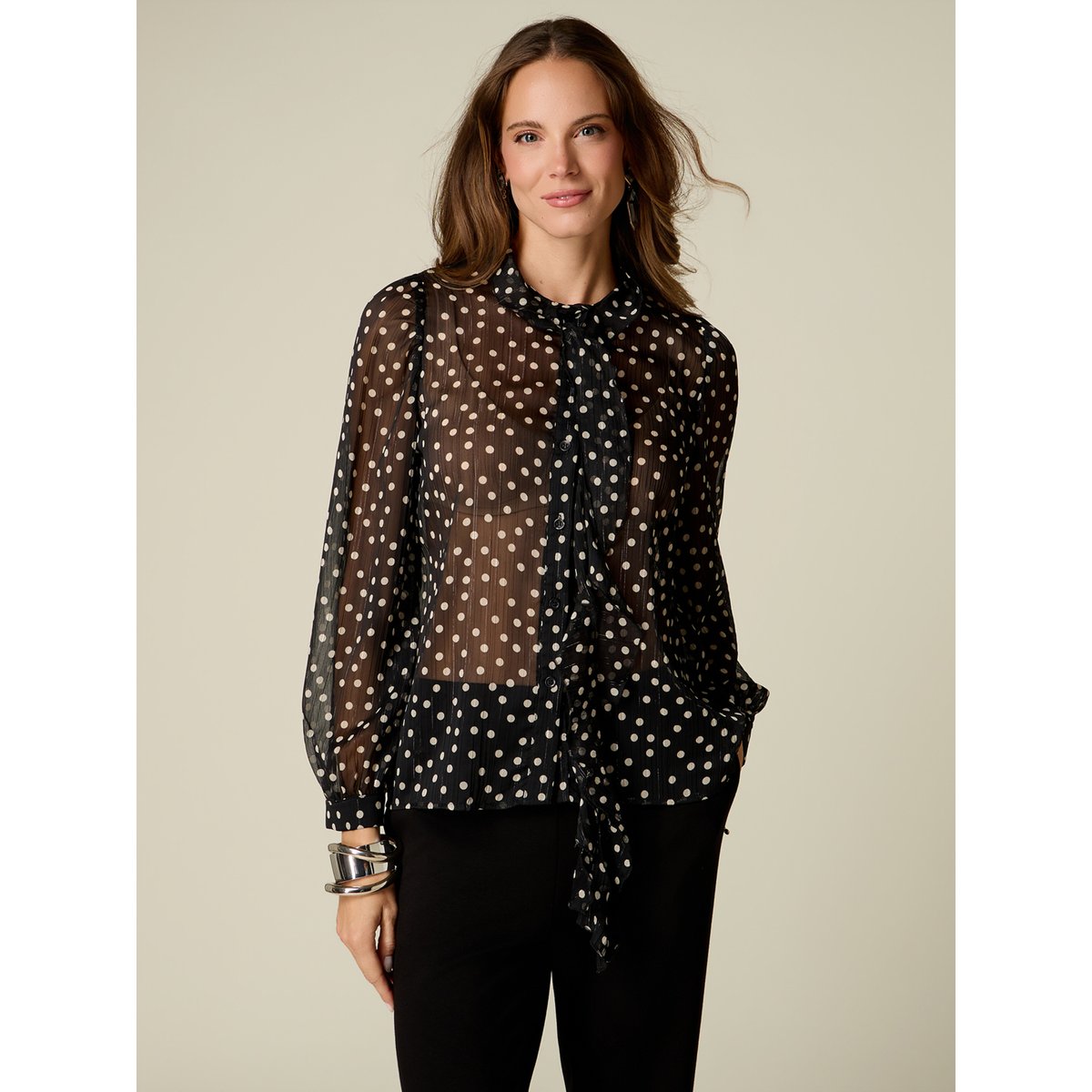 Chemise à pois noir, OLTRE