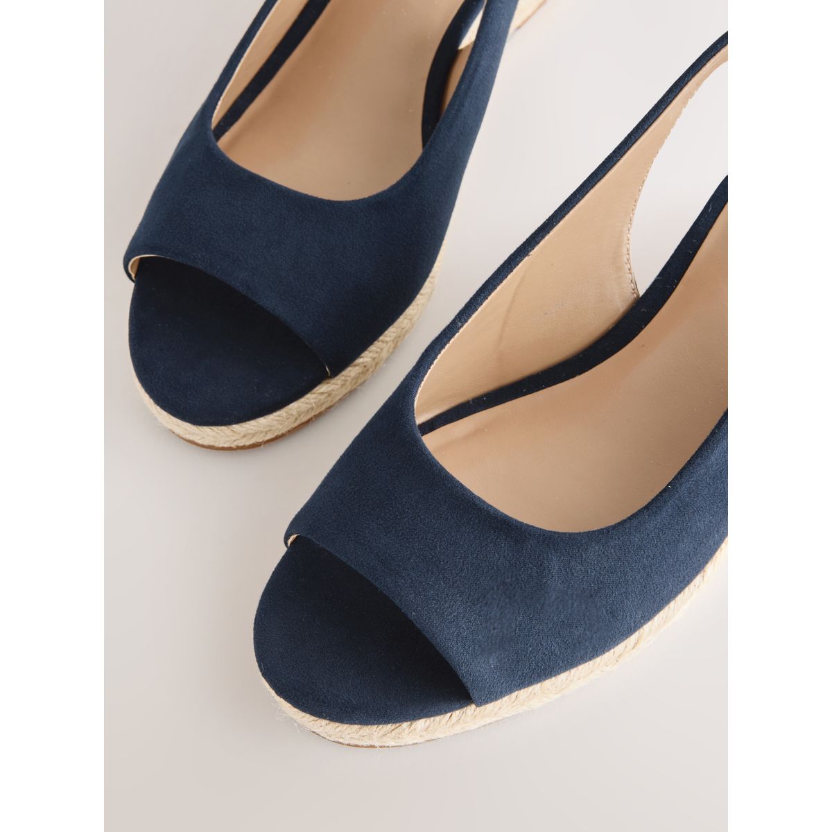 Chaussures compensées à bout ouvert bleu marine, NEXT