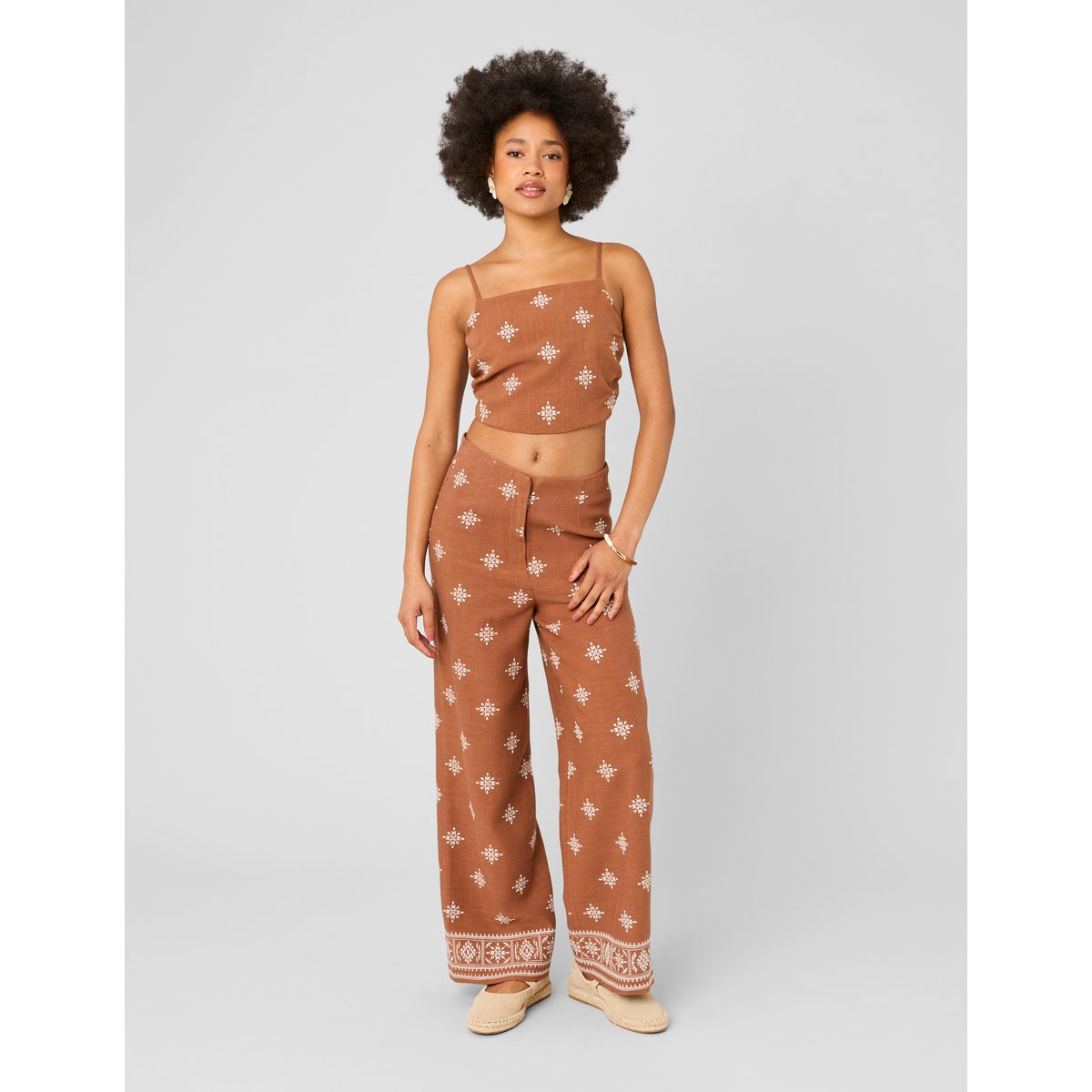 Pantalon brodé camel, BZB