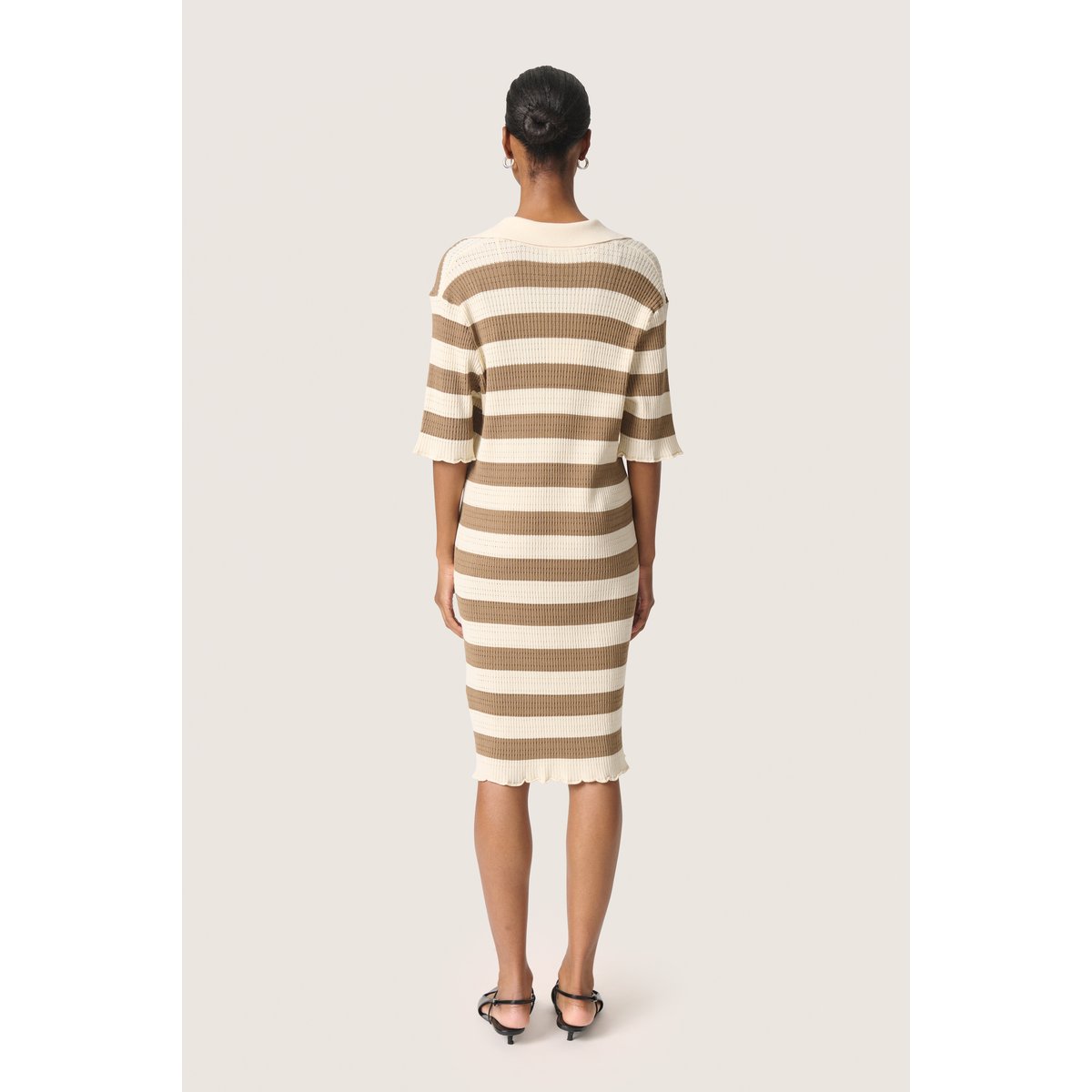 SOAKED IN LUXURY Robe SLLidya marron elm & blanc rayé, SOAKED IN LUXURY