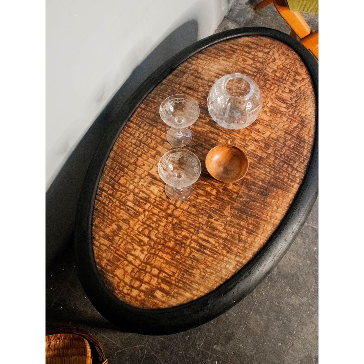 Table basse ovale en bois Léonie N°400 - Bon état noir, DEBONGOUT