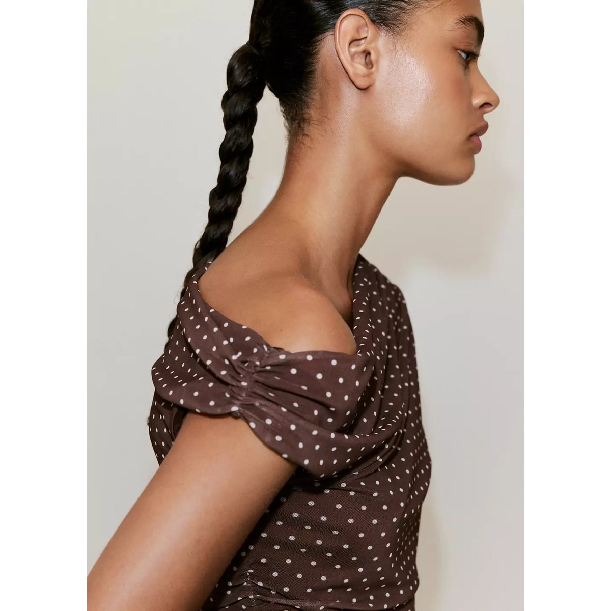 Top asymétrique à pois marron, MANGO