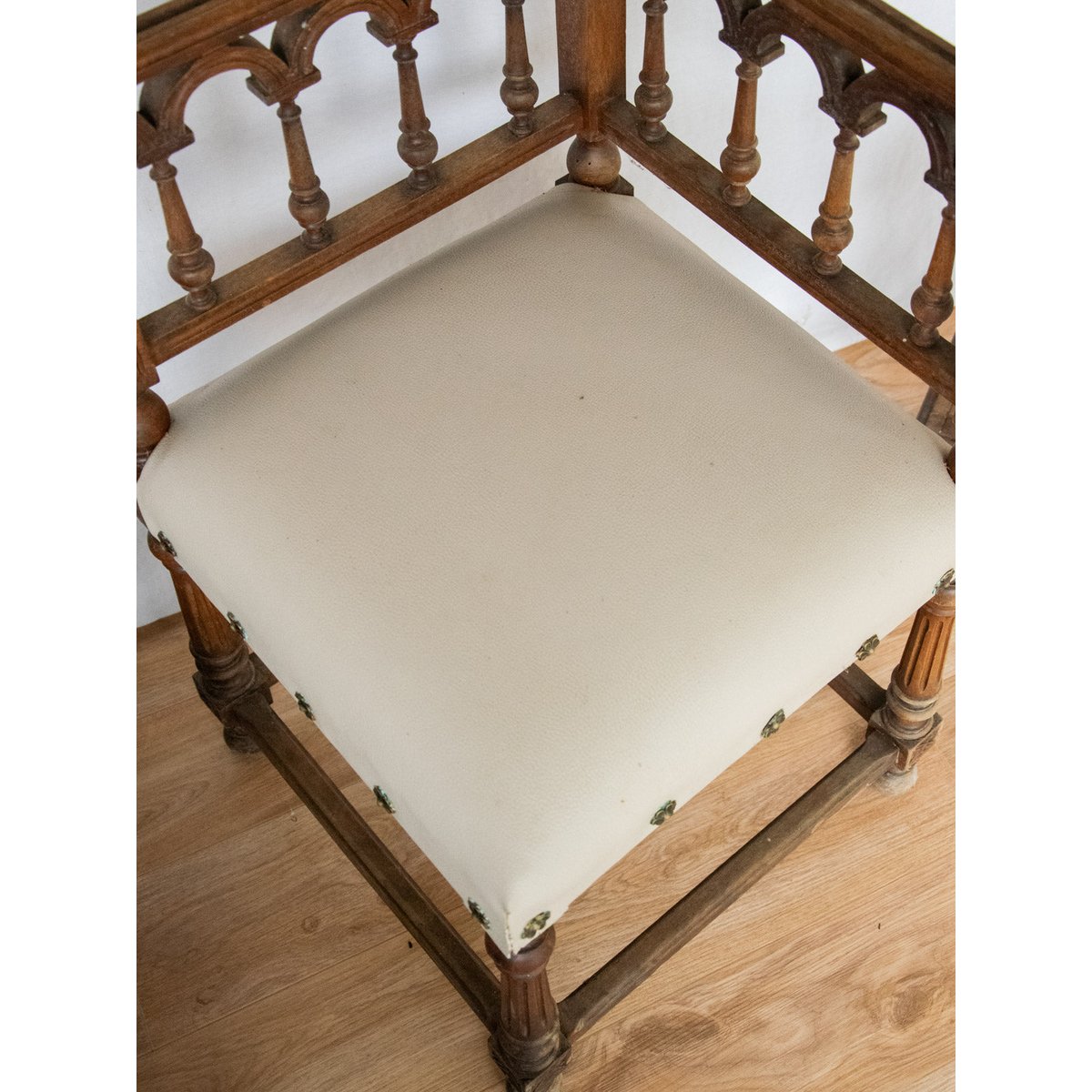 Chaise d'angle en cuir Claude N°882 - Bon état crème, DEBONGOUT